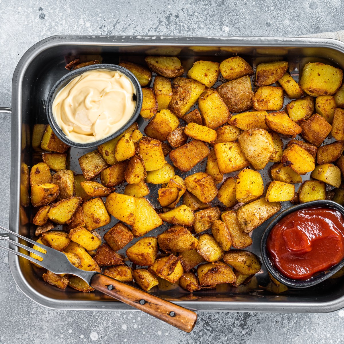 Salsa Brava (Spanish Spicy Tomato–Paprika&nbsp;Sauce)